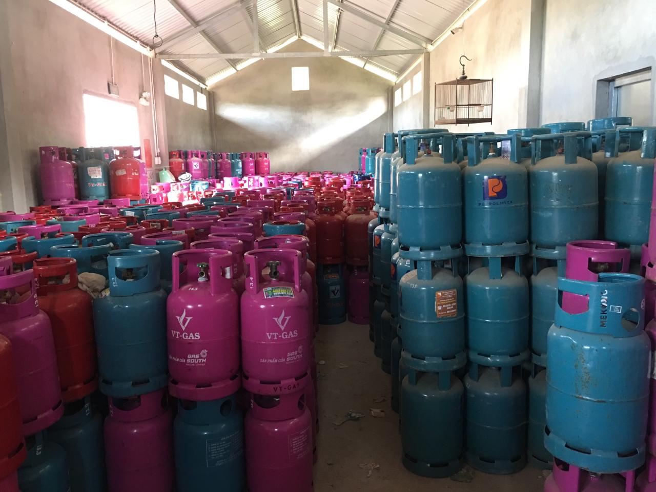 Tạm giữ số lượng lớn chai LPG có dấu hiệu vi phạm pháp luật tại Thừa Thiên  Huế - Cổng thông tin Tổng cục Quản lý thị trường